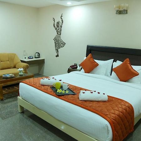 Athena Hotel Tiruvannāmalai Екстериор снимка