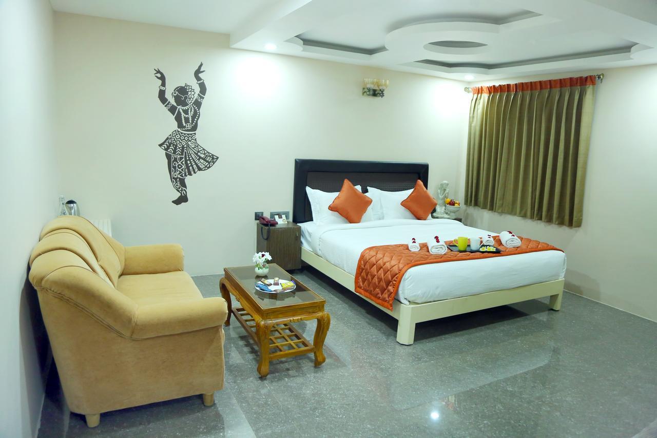 Athena Hotel Tiruvannāmalai Екстериор снимка